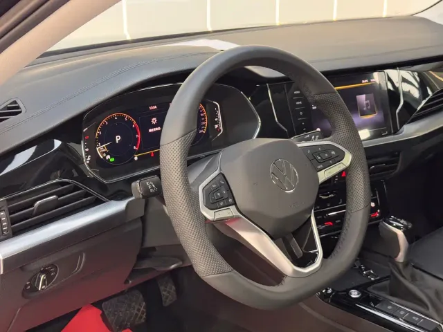 Volkswagen Passat — Фото автомобиля 14