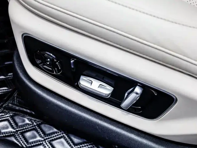 Li Auto L7 — Фото автомобиля 12