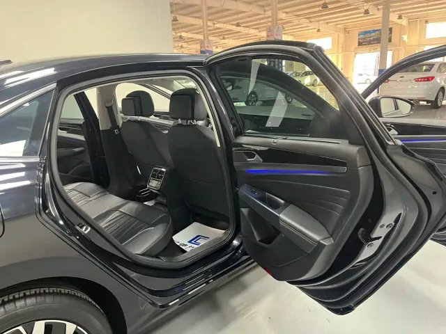 Volkswagen Passat — Фото автомобиля 13