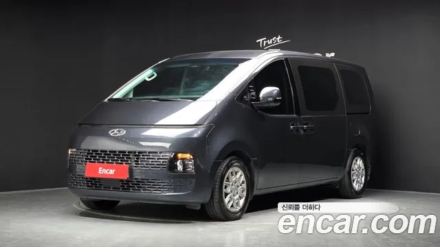 Фотография автомобиля — Hyundai Staria