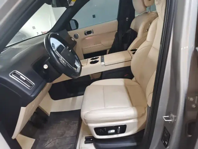 Li Auto L9 — Фото автомобиля 13