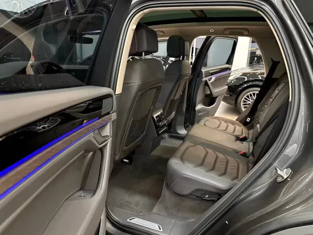 Volkswagen Touareg — Фото автомобиля 7