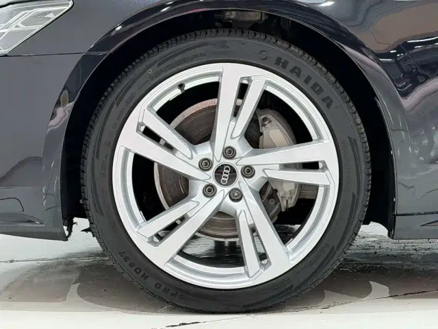 Audi A7L — Фото автомобиля 11