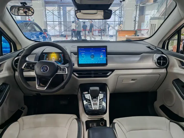 BYD Yuan Pro — Фото автомобиля 5