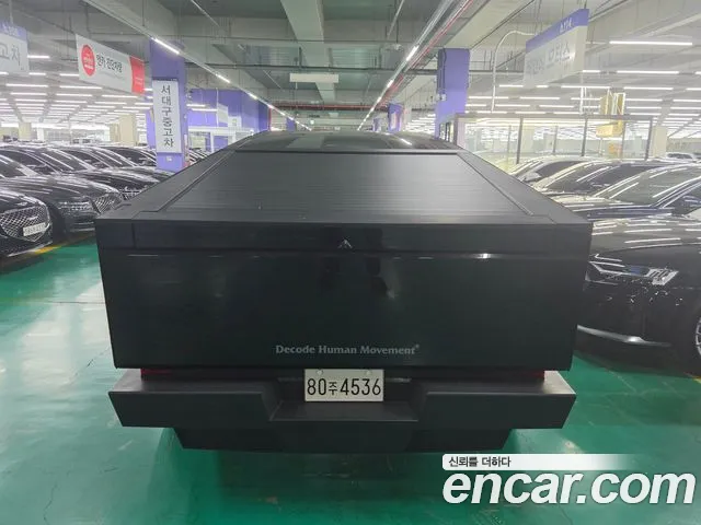 Tesla Cybertruck — Фото автомобиля 4