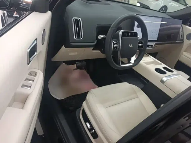 Li Auto L8 — Фото автомобиля 15
