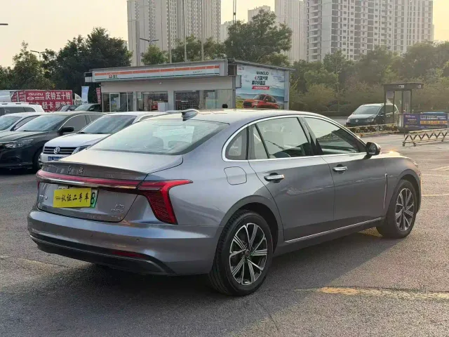 Hongqi H5 PHEV — Фото автомобиля 10