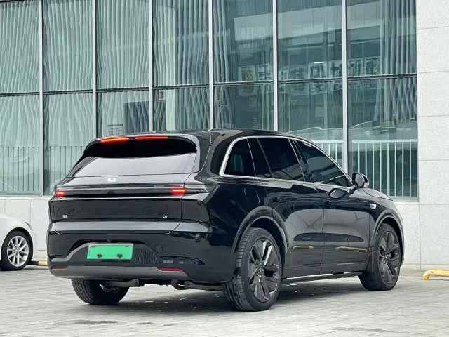 Li Auto L6 — Фото автомобиля 7