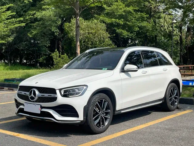 Фотография автомобиля — Mercedes-Benz GLC-Class