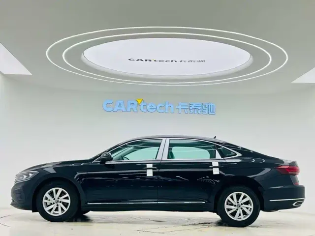 Volkswagen Passat — Фото автомобиля 8