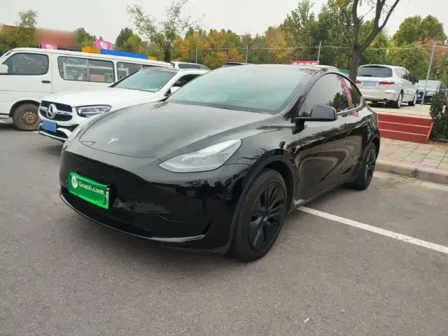 Фотография автомобиля — Tesla Model Y