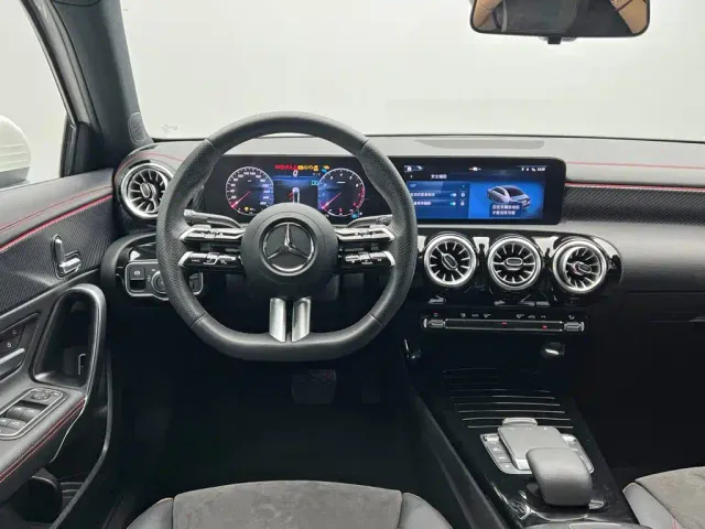 Mercedes-Benz A-Class — Фото автомобиля 19