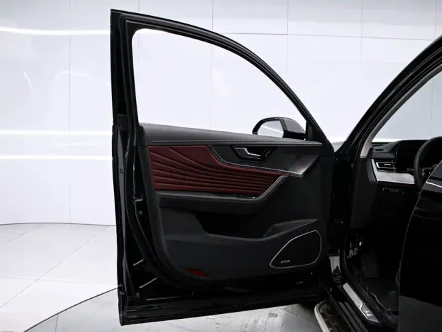Hongqi HS5 — Фото автомобиля 12