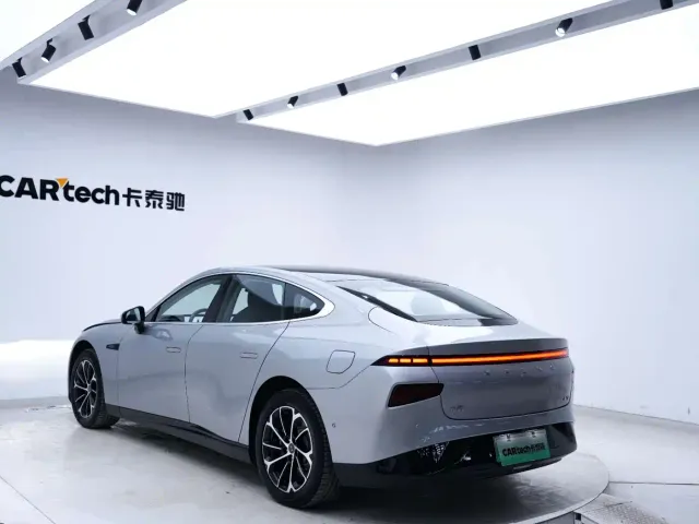 Xpeng P7 — Фото автомобиля 9