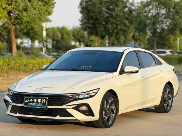 Фотография автомобиля — Hyundai Elantra