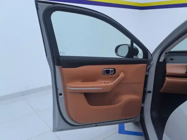 Leapmotor C10 — Фото автомобиля 7