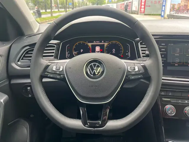 Volkswagen T-Roc — Фото автомобиля 12