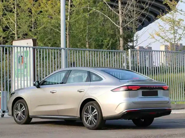 Geely Galaxy Stellar 6 — Фото автомобиля 9