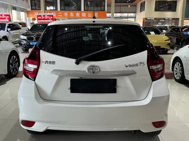 Toyota Vios FS — Фото автомобиля 13