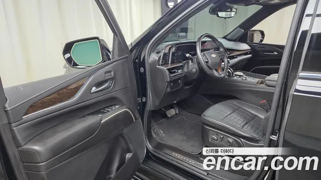 Cadillac Escalade — Фото автомобиля 15