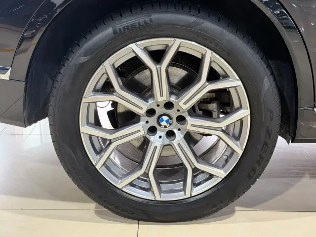 BMW X7 — Фото автомобиля 13