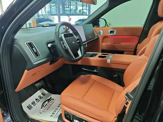 Li Auto Li L8 2024 Max — Фото автомобиля 5