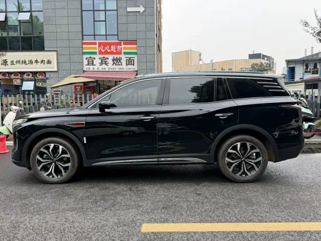 Hongqi HS7 — Фото автомобиля 3
