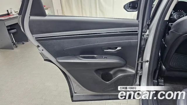 Hyundai Tucson Tucson (NX4) Дизель 2.0 2WD — Фото автомобиля 25