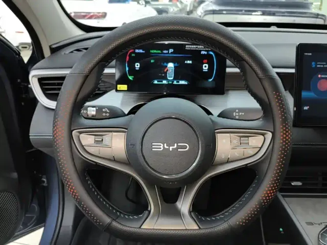 BYD Seal 05 DM-i — Фото автомобиля 10