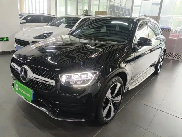 Фотография автомобиля — Mercedes-Benz GLC-Class