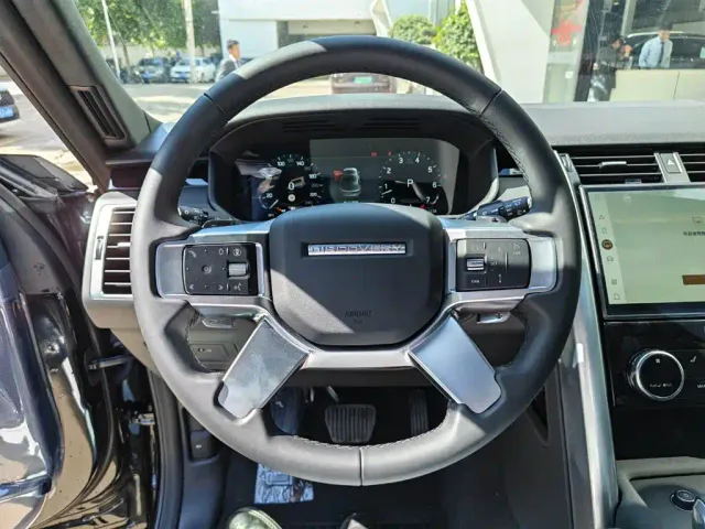 Land Rover Discovery — Фото автомобиля 9