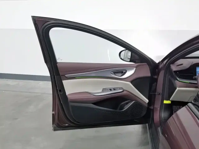 BYD Seal 07 DM-i — Фото автомобиля 8