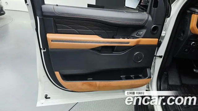 Ford Expedition — Фото автомобиля 13