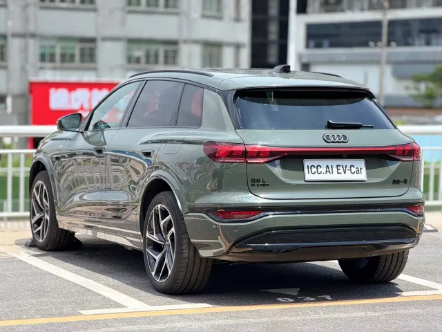 Audi Q6L e-tron — Фото автомобиля 8