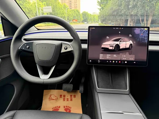 Tesla Model Y — Фото автомобиля 15