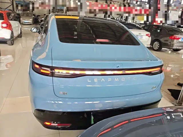 Leapmotor B01 — Фото автомобиля 5