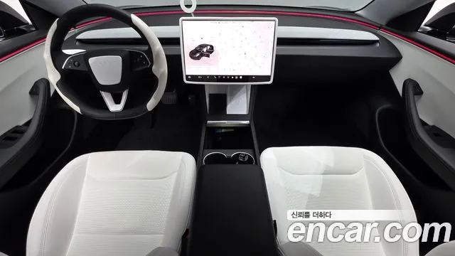 Tesla Model 3 — Фото автомобиля 10
