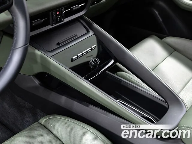 Porsche Macan — Фото автомобиля 12
