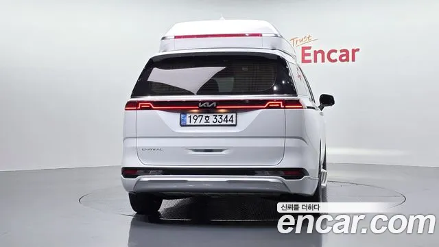 Kia Carnival Generation 4 — Фото автомобиля 4