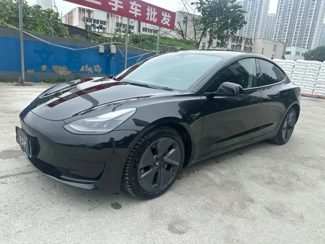 Tesla Model 3 — Фото автомобиля 3