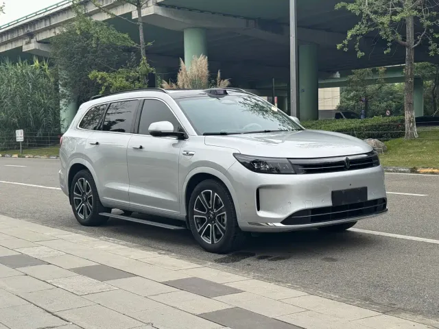 Aito M7 — Фото автомобиля 3