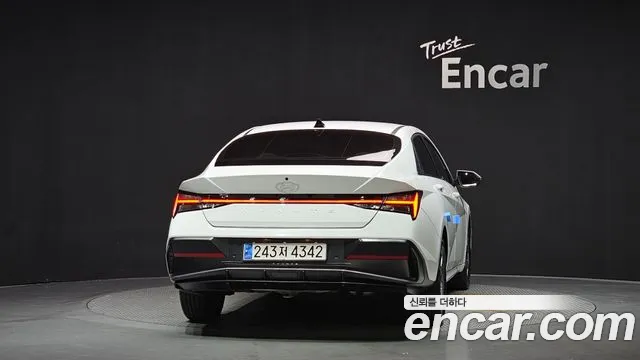 Hyundai Avante CN7 — Фото автомобиля 4