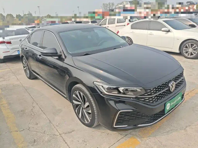 Volkswagen Passat — Фото автомобиля 3