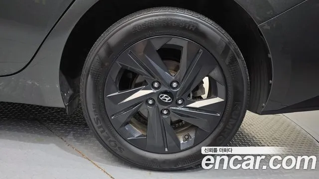 Hyundai Avante CN7 — Фото автомобиля 6
