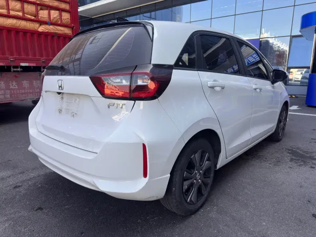 Honda Fit — Фото автомобиля 13