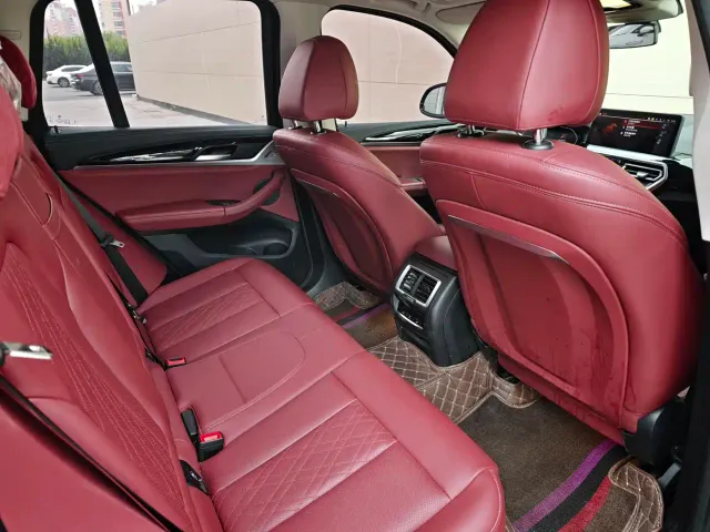 BMW iX3 — Фото автомобиля 13