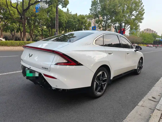 Wuling Starlight — Фото автомобиля 5