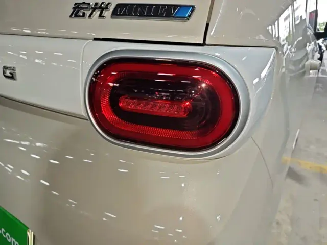 Wuling Hongguang Mini EV — Фото автомобиля 7