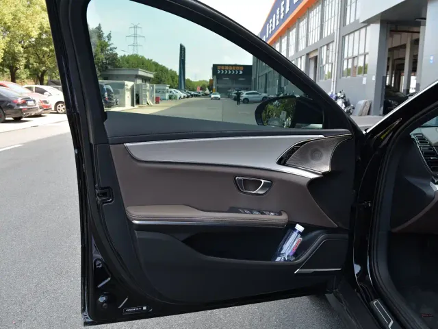 BYD Han — Фото автомобиля 7