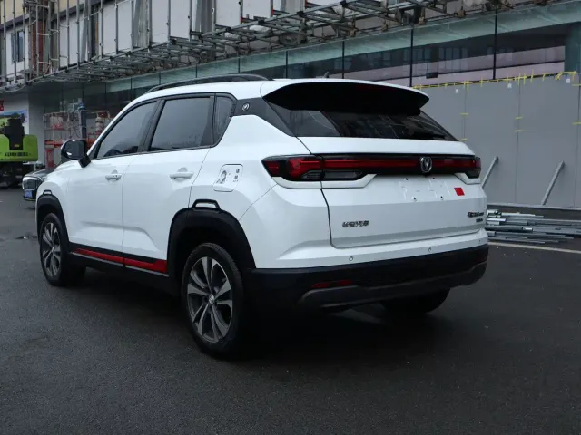 Changan CS35 Plus — Фото автомобиля 6